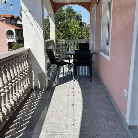 In Mit Terrasse Und Garten By Interhome *